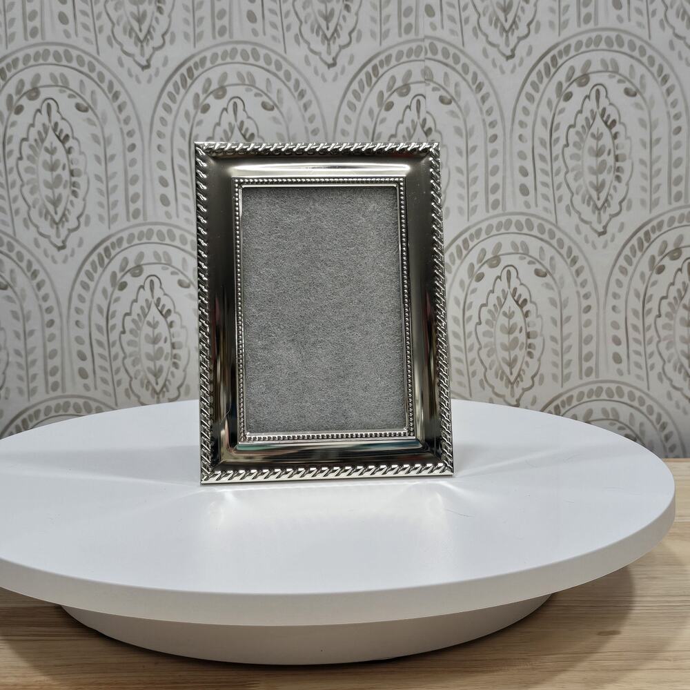 Photo Frame Silver Chrome Art Deco for 4x6 Picture Tabletop or Wall Mount
